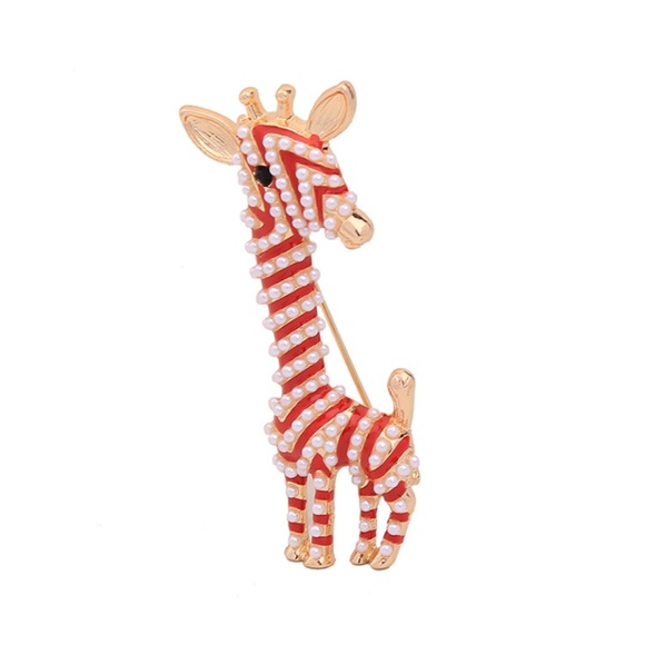 Jewelry - 🛑Little Giraffe Brooch $29